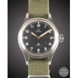 A GENTLEMAN'S STAINLESS STEEL ROYAL RHODESIAN AIR FORCE MILITARY OMEGA PILOTS WRIST WATCH CIRCA