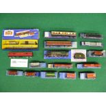 Hornby Dublo, quantity of rolling stock to comprise: Royal Mail set,