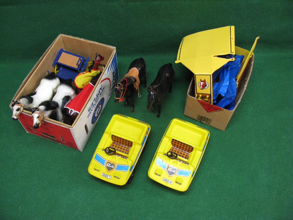 Sindy, group of items to comprise: two buggies, six horses, trap, horse box, two tents etc,