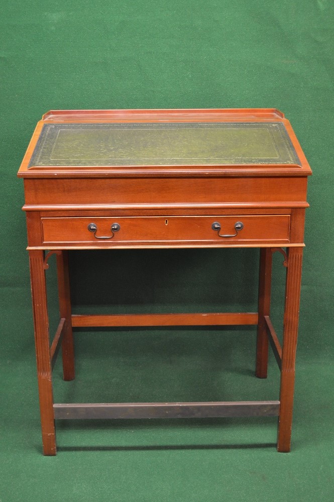 Late 20th century mahogany clerks desk