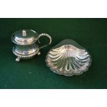 Edwardian silver mustard pot with glass liner,