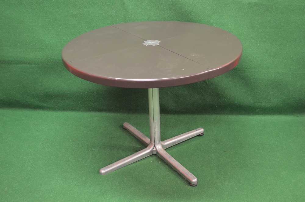 Castelli, circular quarter folding table having aluminium base (one adjustable foot missing) - 37. - Image 3 of 3