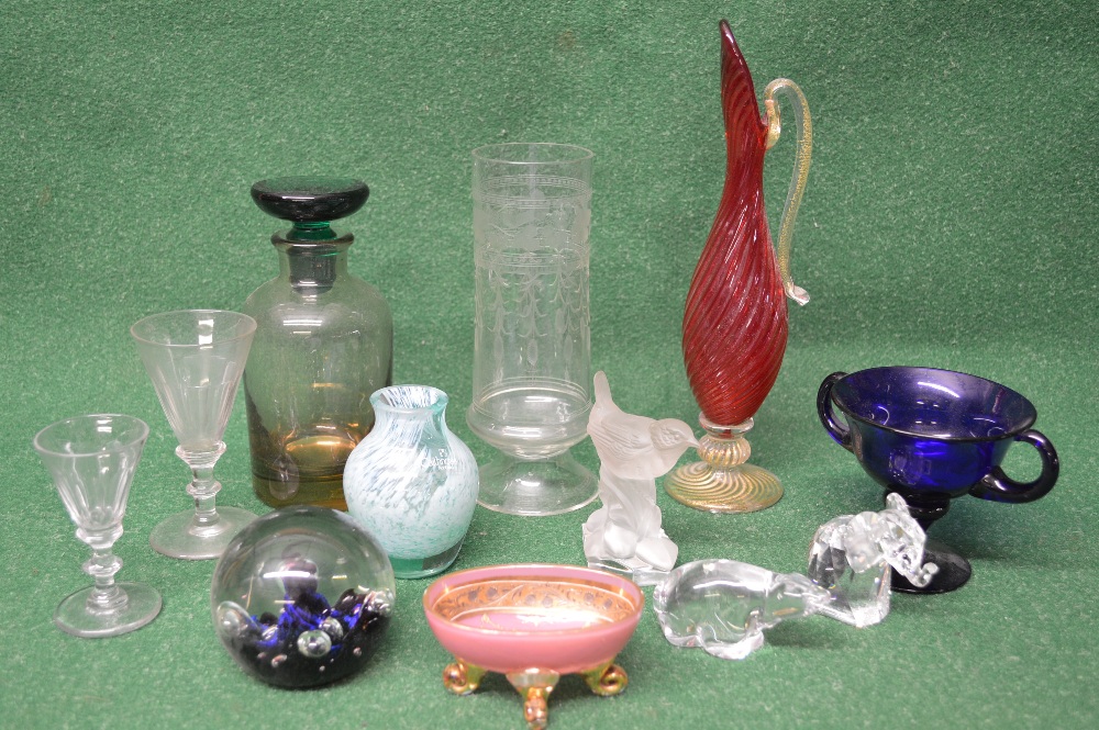Tray of mixed glassware to include: Nachtmann figure of a bird, Caithness paperweight,