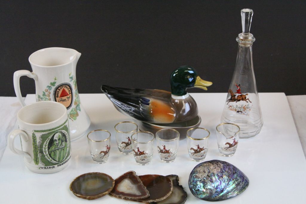 Mixed Lot including Agate Slices, Hunting Glass Decanter and Shot Glasses, Duck Ceramic Egg - Image 2 of 6