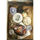 Tray of Gambling themed vintage ceramics etc to include Pot lids, Wedgewood jasperware etc