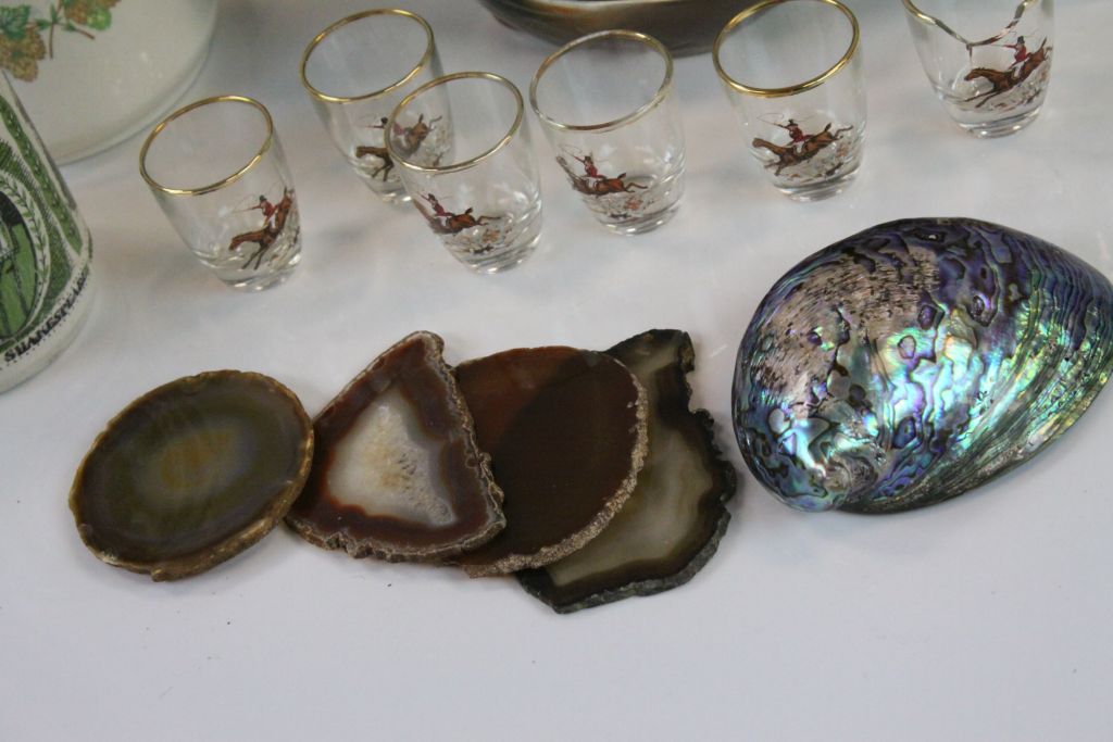 Mixed Lot including Agate Slices, Hunting Glass Decanter and Shot Glasses, Duck Ceramic Egg - Image 5 of 6