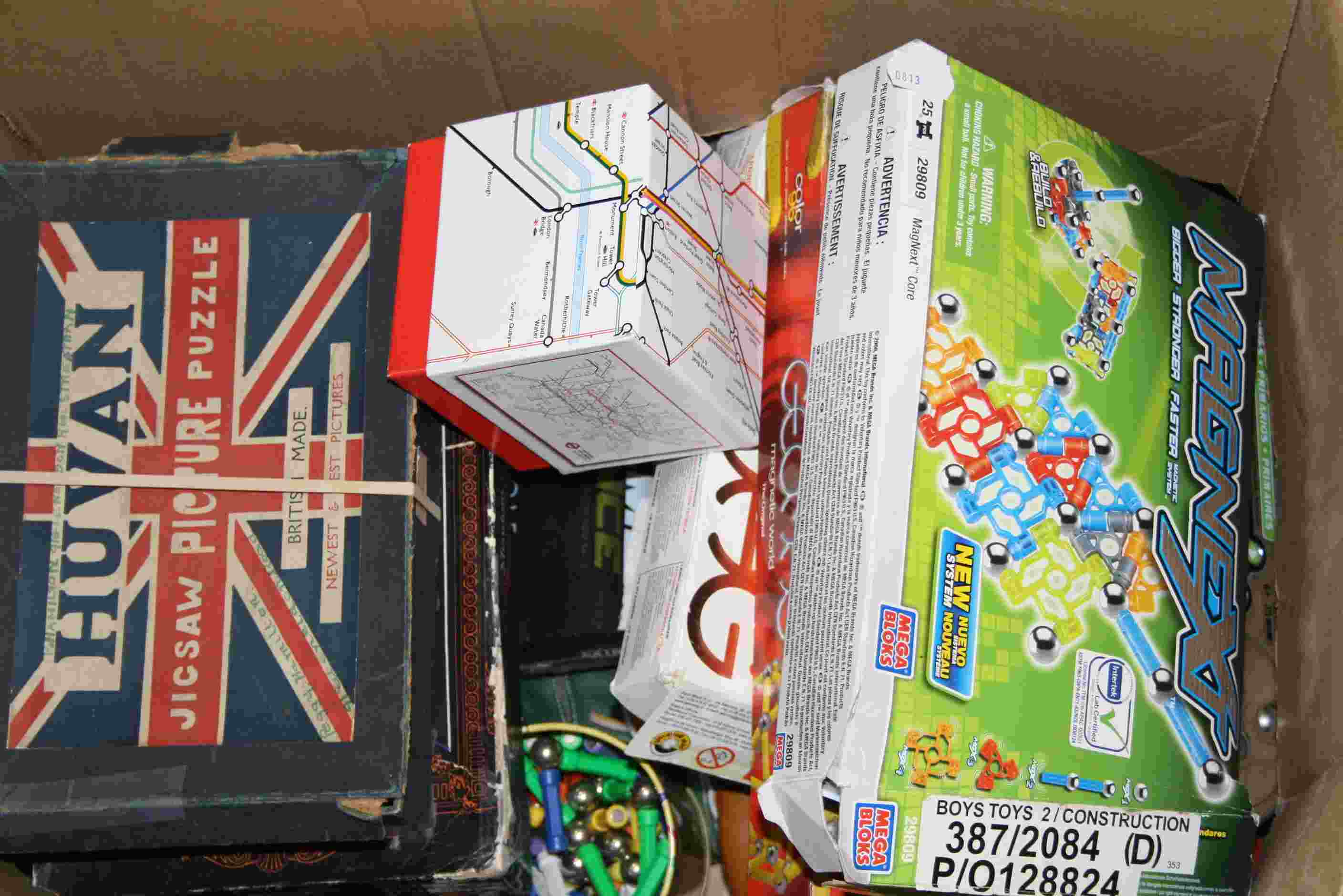 Box of mixed Games and Sports equipment to include Jigsaw puzzles, magnetic games, golf balls etc - Image 3 of 3