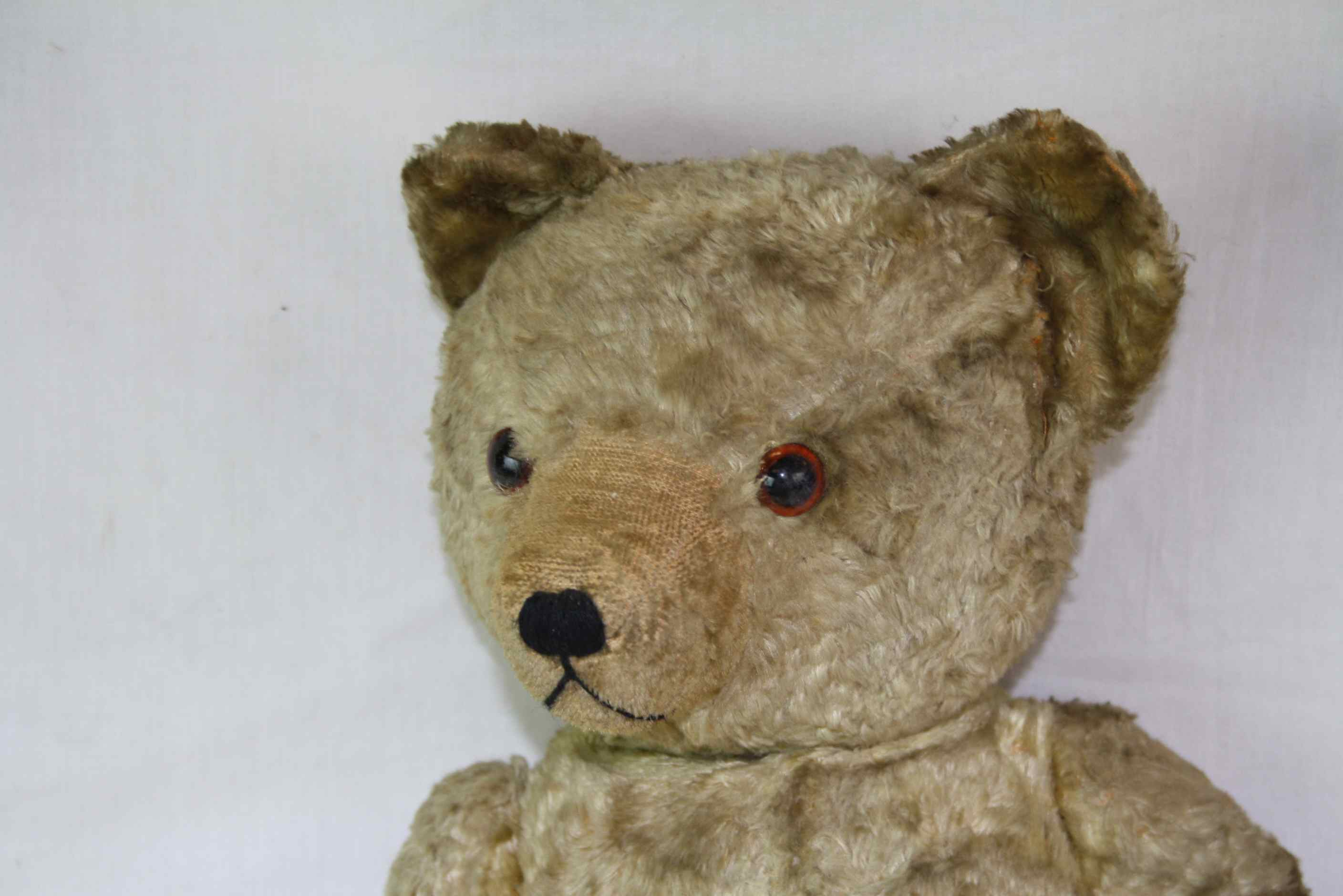 Vintage straw filled Teddy Bear with adjustable limbs - Image 3 of 4