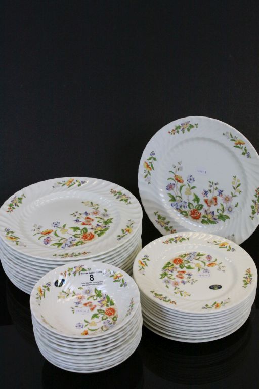 Large collection of Aynsley Dinner plates, side plates & bowls in "Cottage Garden" pattern