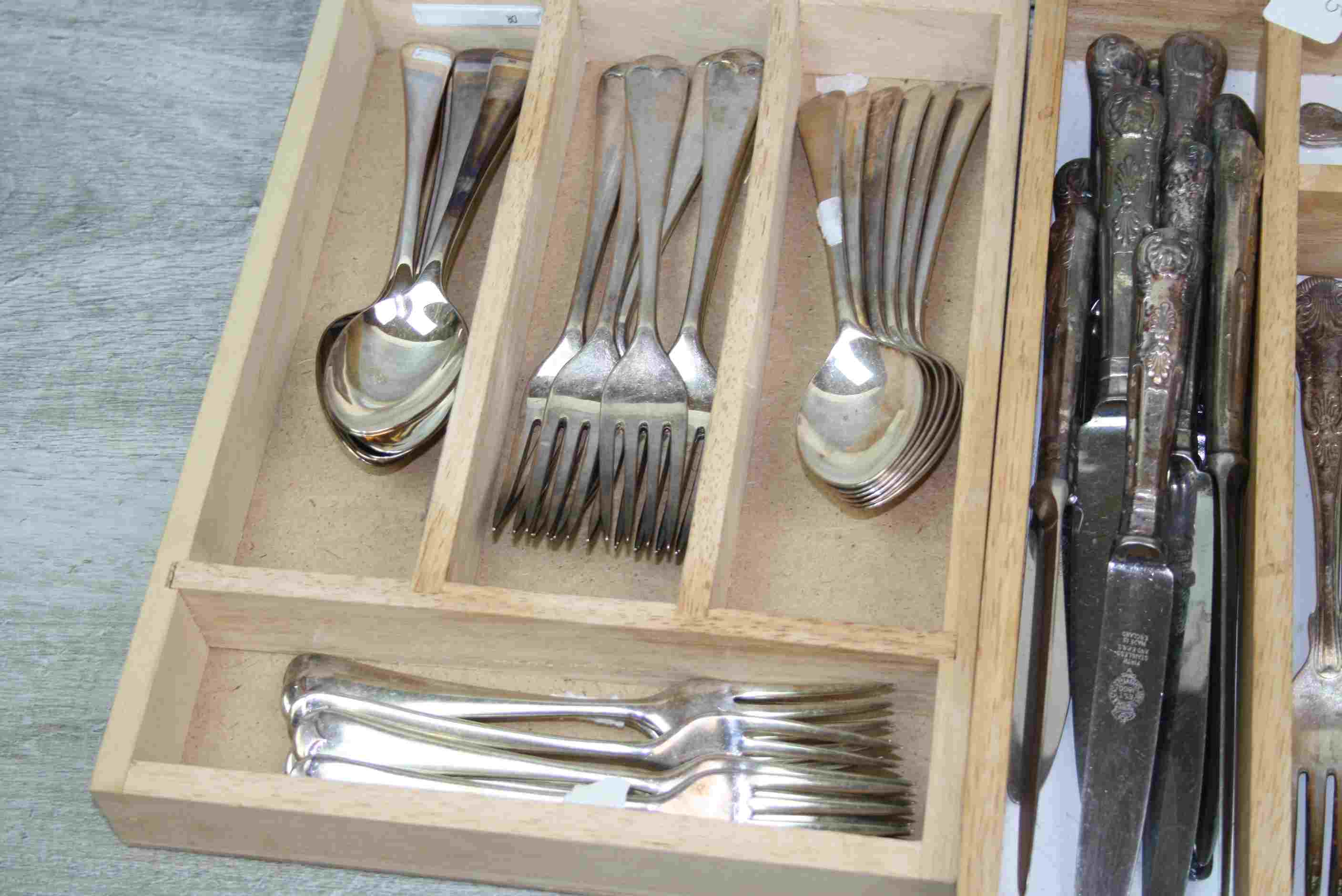 Group of Silver Plated Kings Pattern Cutlery plus other Silver Plated Cutlery - Image 3 of 4