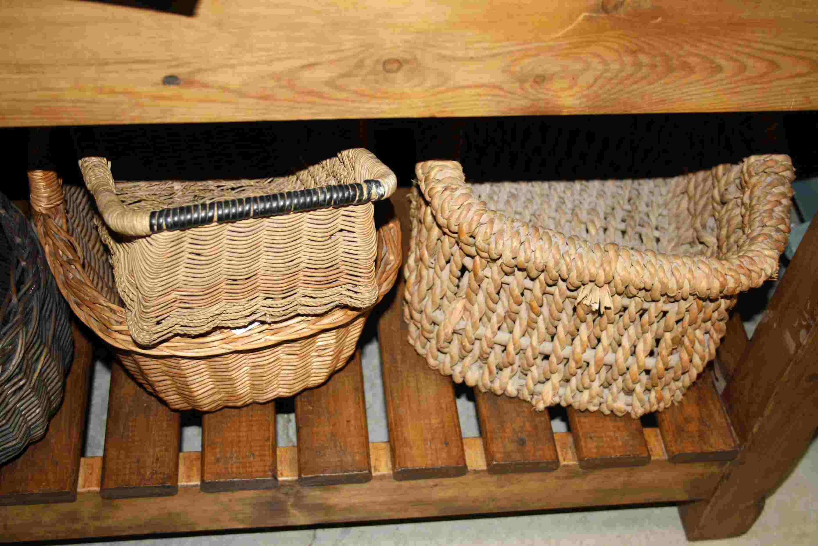 A collection of six vintage baskets - Image 3 of 3
