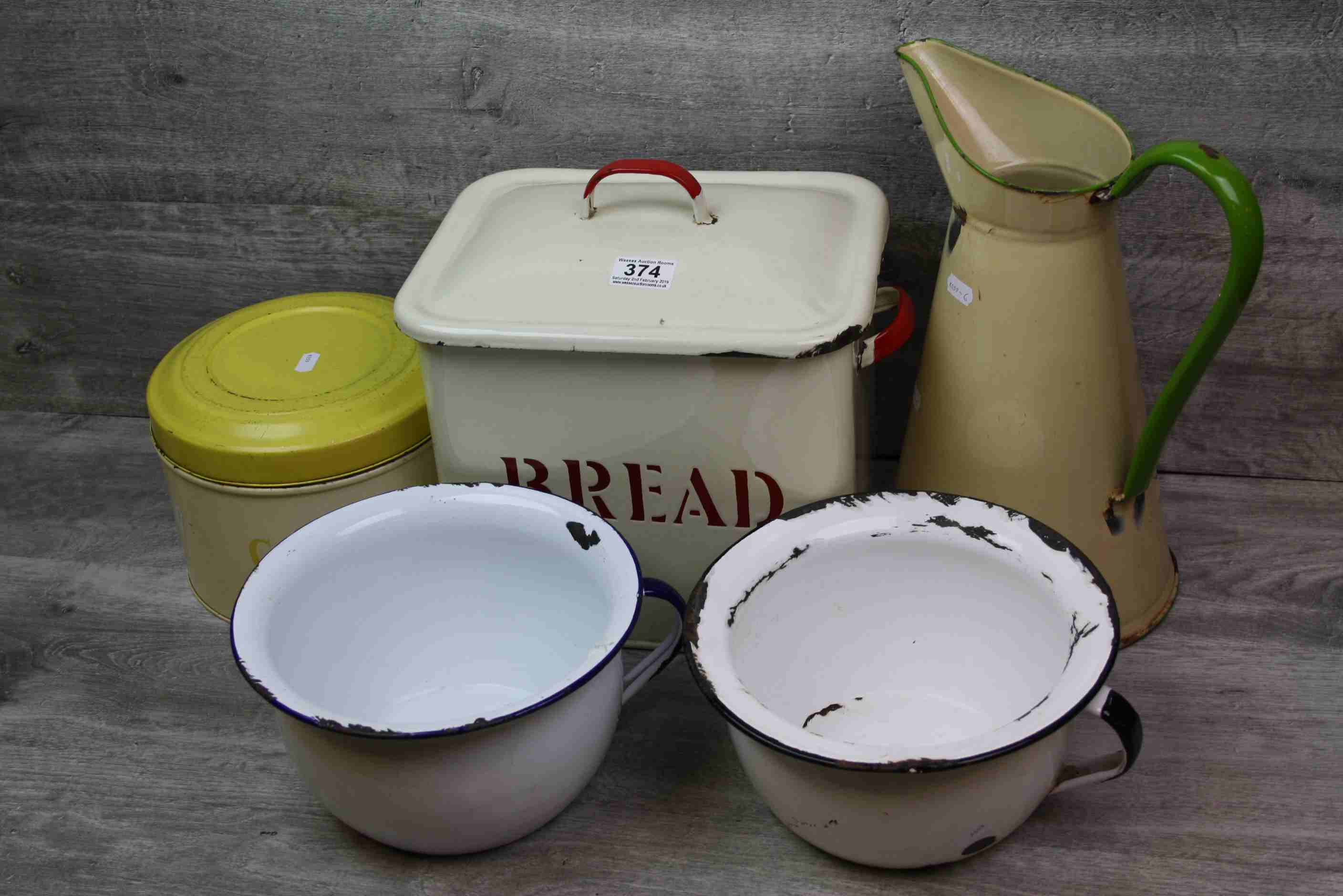 Small collection of vintage Enamel Kitchen ware to include a Bread Bin and Cake tin, both with lids - Image 2 of 2