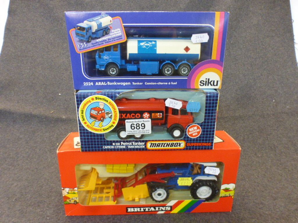 Three boxed diecast models to include Matchbox Superkings K-131, Siku ARAL-Tankwagen (2524) and