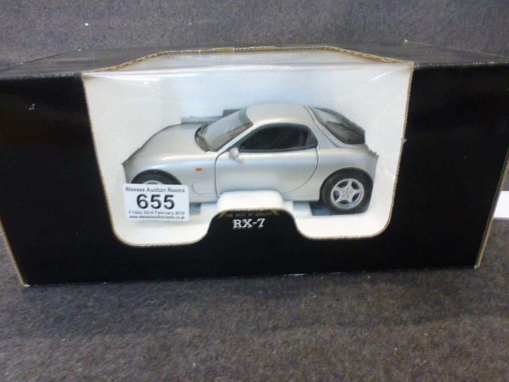 One boxed 1:18 Kyosho diecast model RX-7 R-Handle (Silver 7009S 1200)