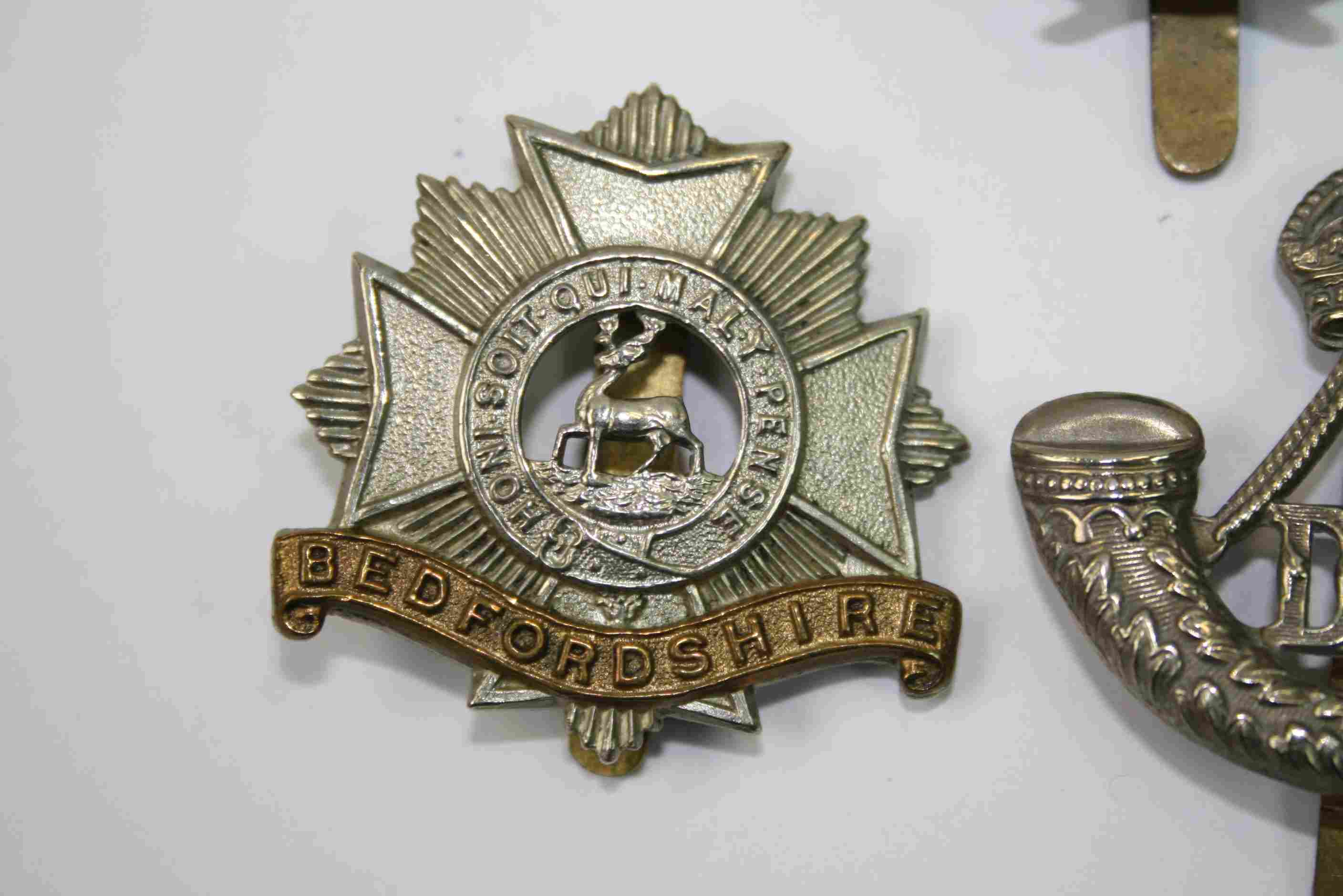 A Collection Of Ten British Military Regimental Cap Badges To Include : Middlesex Regiment, York And - Image 8 of 12