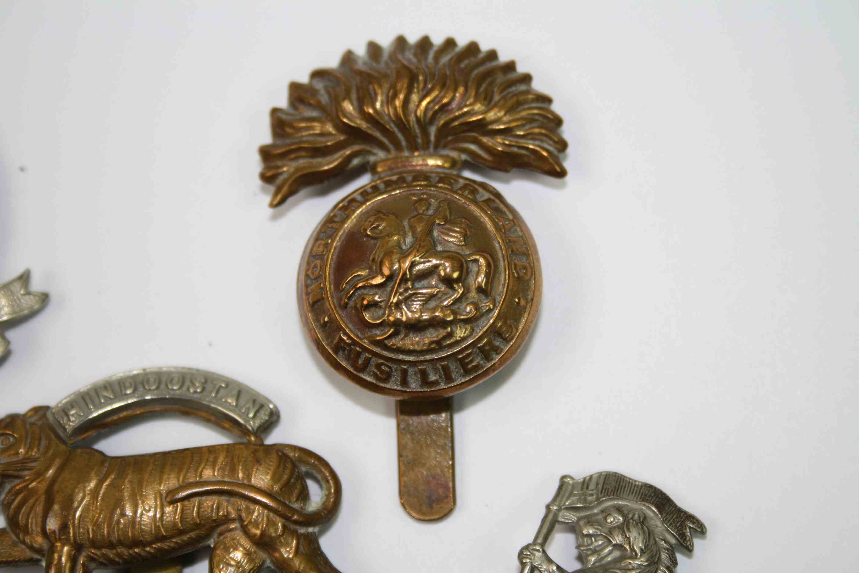 A Collection Of Ten British Military Regimental Cap Badges To Include : Middlesex Regiment, York And - Image 4 of 12