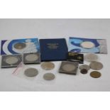 Small collection of vintage coins to include 2003 & 2005 Silver Bullion carded £2 pound coins,