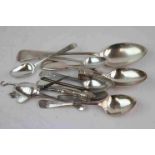 Assorted silver to include six George III silver tea spoons, Old English pattern with engraved