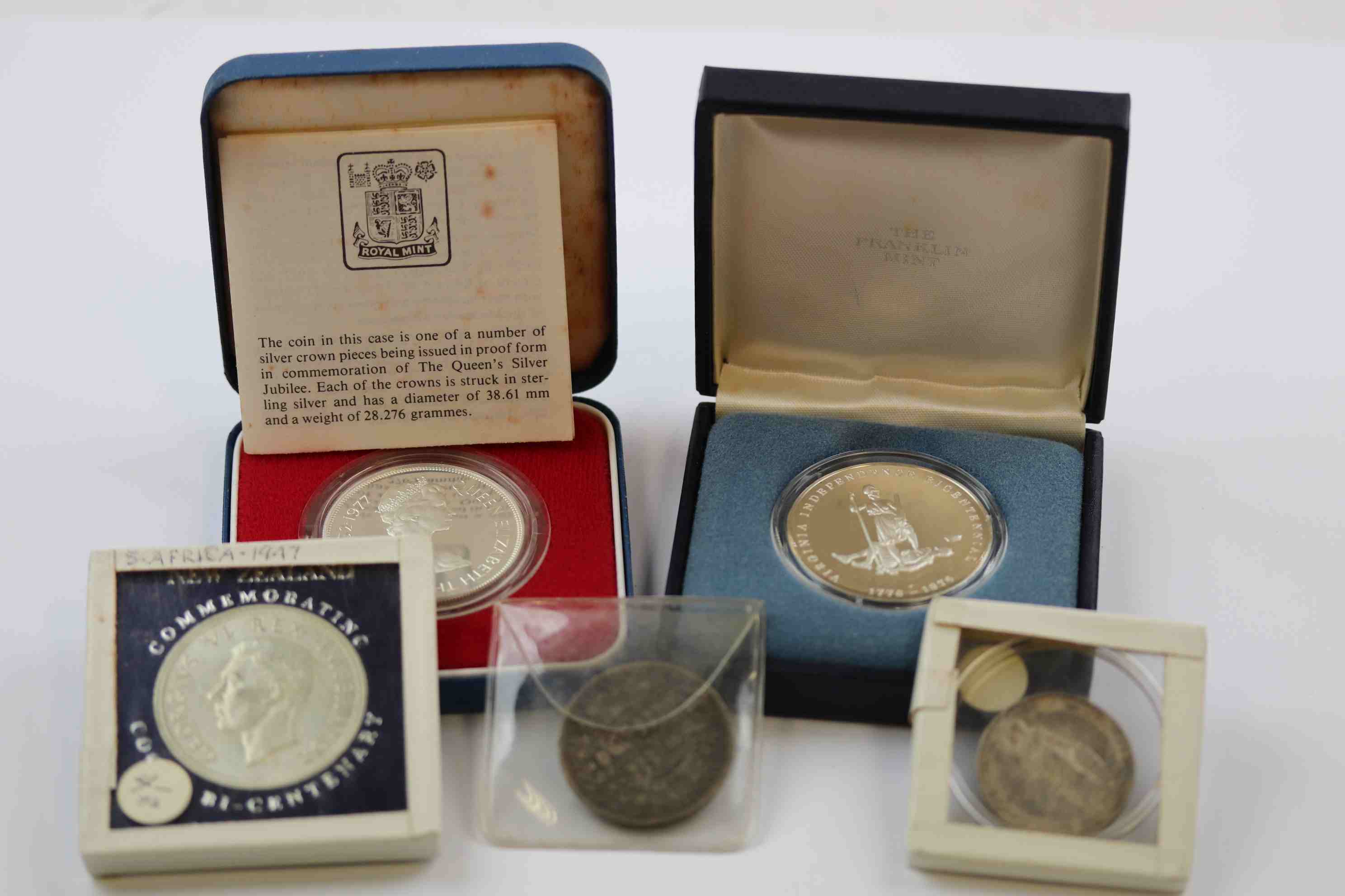 Small collection of vintage Silver coins to include; 1904 two Shillings, 1889 Florin, boxed Silver