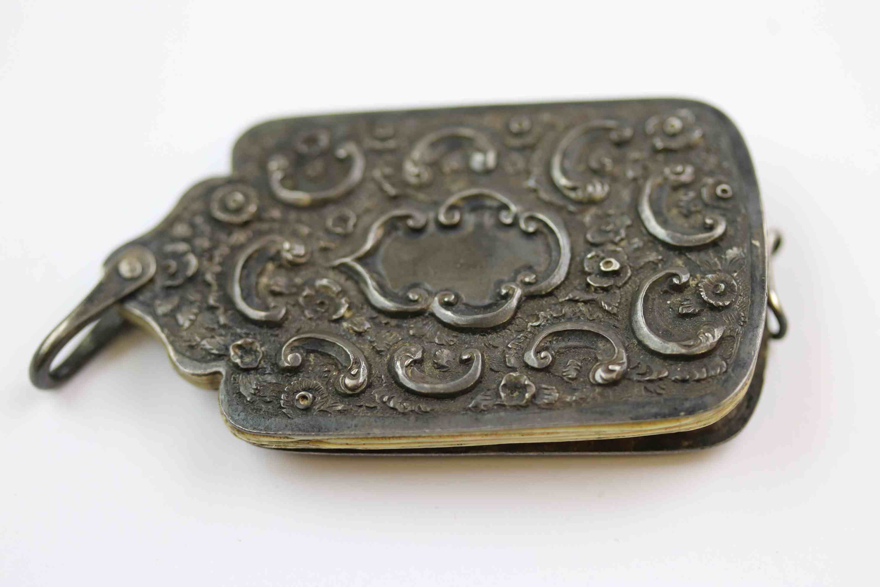 Victorian white metal and ivory ladies aide memoire, repousse floral and scroll decoration, blank - Image 8 of 8
