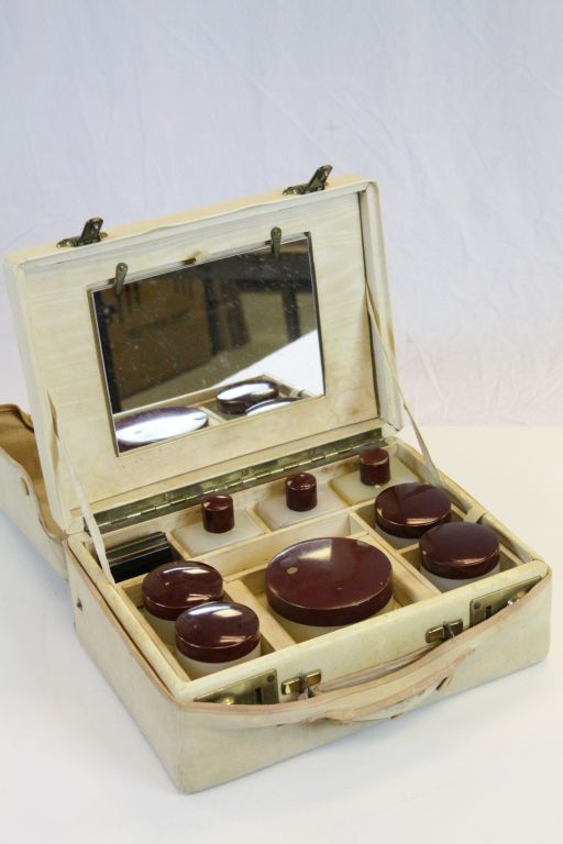 Mid 20th century Ladies ' Maylor of London ' Vanity Case comprising Three Bottles, Five Jars and Two