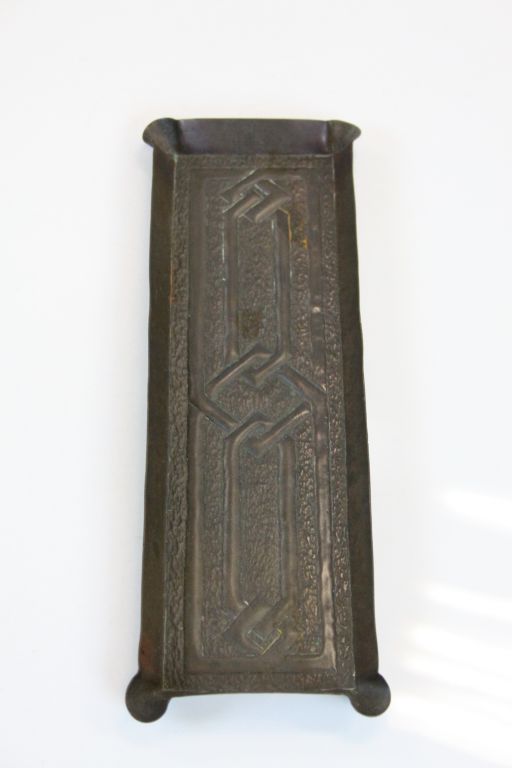 Early 20th century Arts and Crafts Copper Pen Tray with Celtic Knot decoration, possibly Keswick - Image 2 of 5