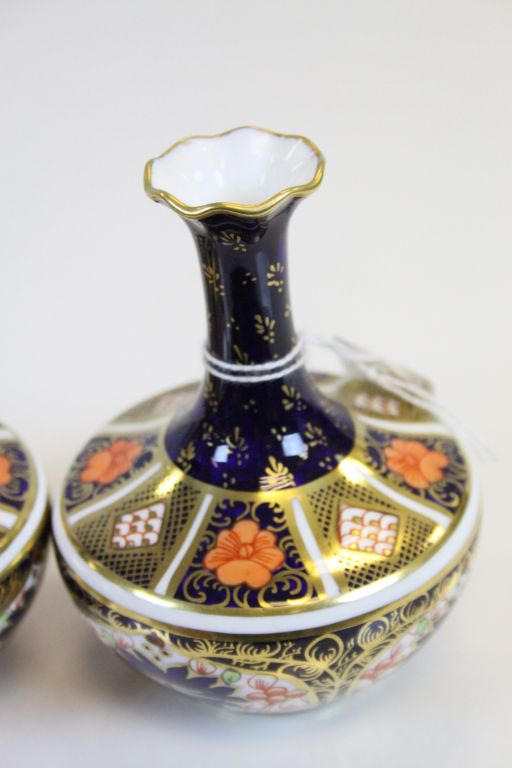 Pair of Royal Crown Derby Imari Small Bottle Neck Vases, pattern no. 1335 / 1128, 11.5cms high - Image 3 of 4
