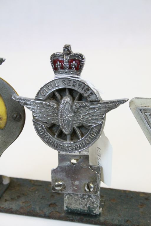 Four Vintage Car Badges including AA, Civil Service Motoring Association, VM 64 and WAGBI, all - Image 4 of 5