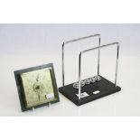 Reteo Style Newton's Cradle Desk Toy together with Golf Game Desk Paperweight