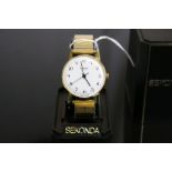 Gents boxed 17 jewel Sekonda Wristwatch, with sweep seconds hand to the white dial and expanding