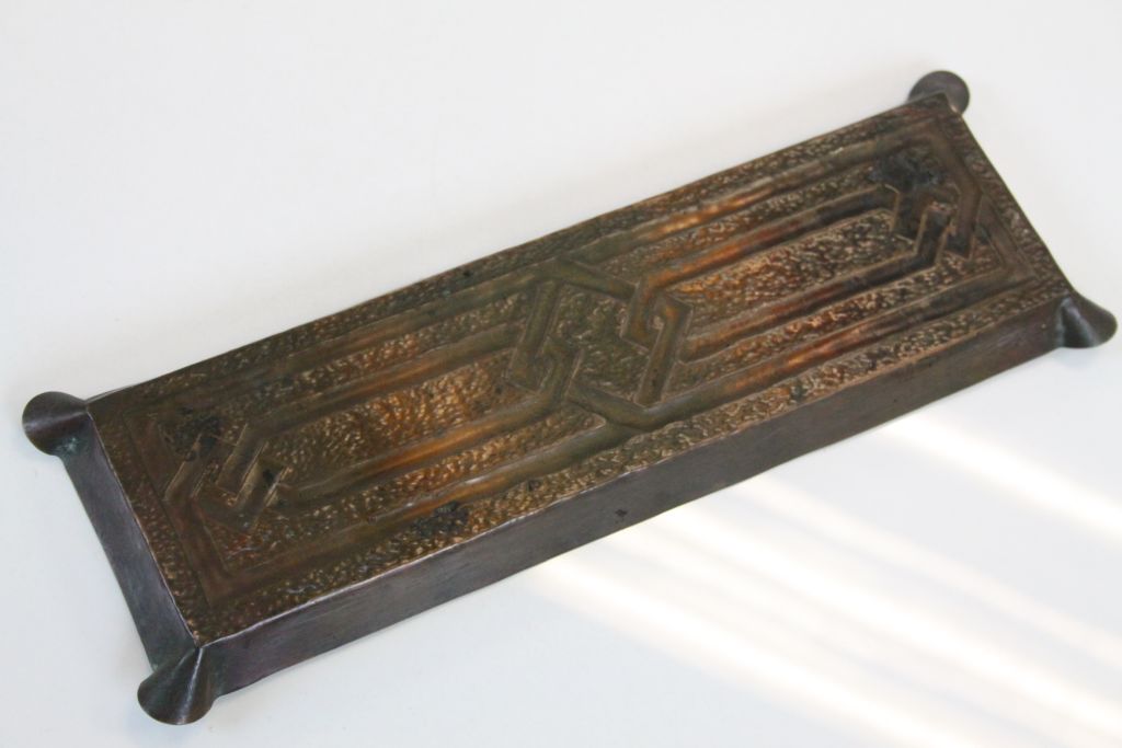 Early 20th century Arts and Crafts Copper Pen Tray with Celtic Knot decoration, possibly Keswick - Image 5 of 5