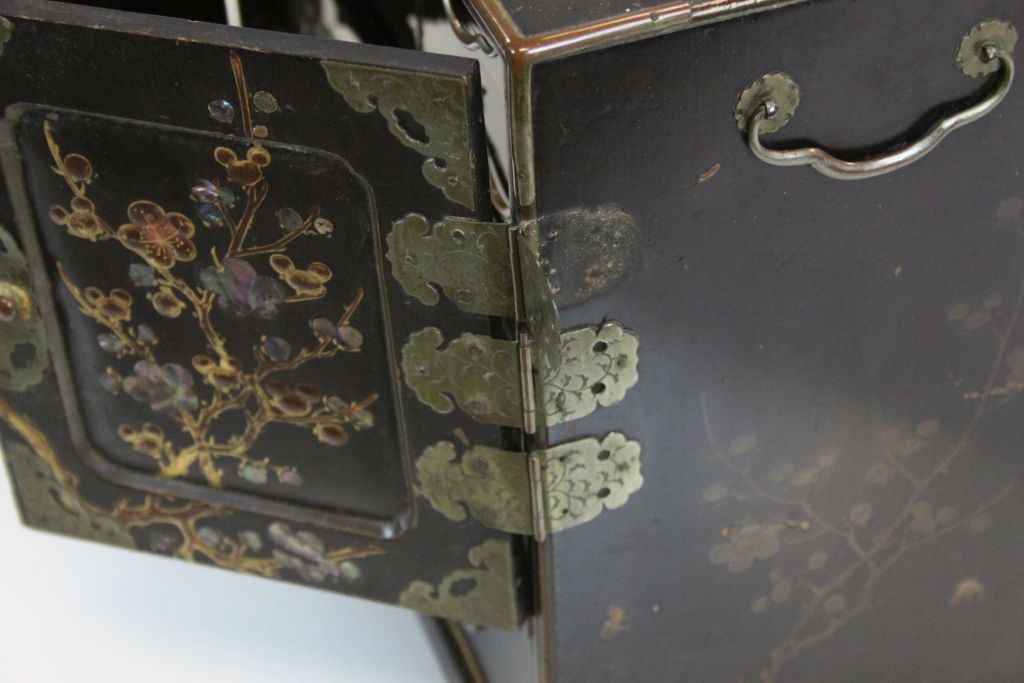 Late 19th / Early 20th century Japanese Lacquered Table Cabinet , the two doors opening to reveal - Image 4 of 4