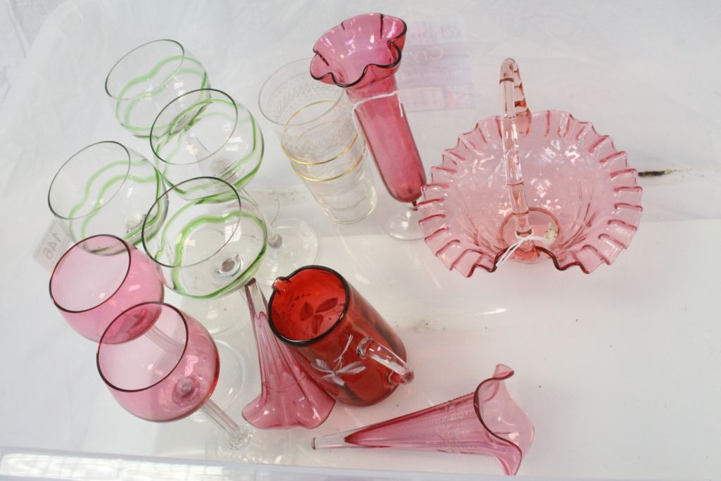Collection of vintage Art glass etc to include; Cranberry glass, Loetz style etc - Image 4 of 4