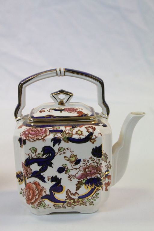 Two Mason's Ironstone ceramic Teapots in "Mandalay" pattern, the larger one stands approx 23cm to - Image 3 of 5