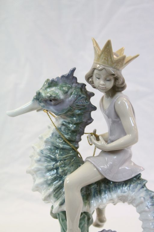 Large Lladro ceramic model "Mermaid on Seahorse", with attached wood effect base, stands approx 32cm - Image 5 of 5