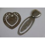Silver bookmark in the form of a heart with floral decoration in relief, makers Harrison