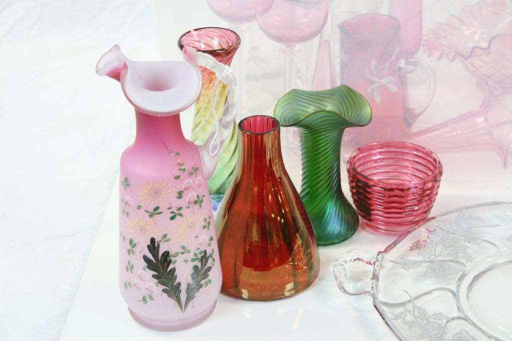 Collection of vintage Art glass etc to include; Cranberry glass, Loetz style etc - Image 2 of 4