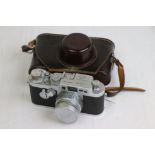Leica DBP Ernst Leitz GMBH Wetzlar camera with Summaron f = 3.5cm 1:3.5 lens Nr 1555946, cased