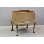Early 20th century Oak Planter of Rectangular Form and raised on Cabriole Legs with Ball and Claw