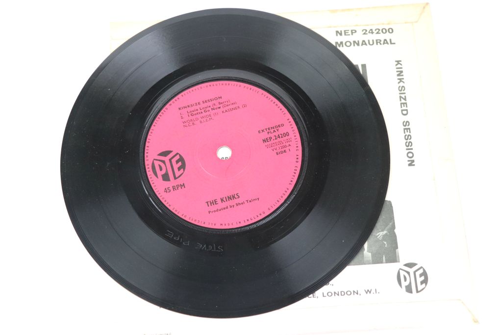 Vinyl - Kinks - Kinksize Session EP (NEP 24200). Sleeve EX (Red number 14 in ink to rear). Vinyl - Image 3 of 3