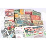 Collection of 19 vintage football annuals and booklets mainly from the 1930s to include The Star