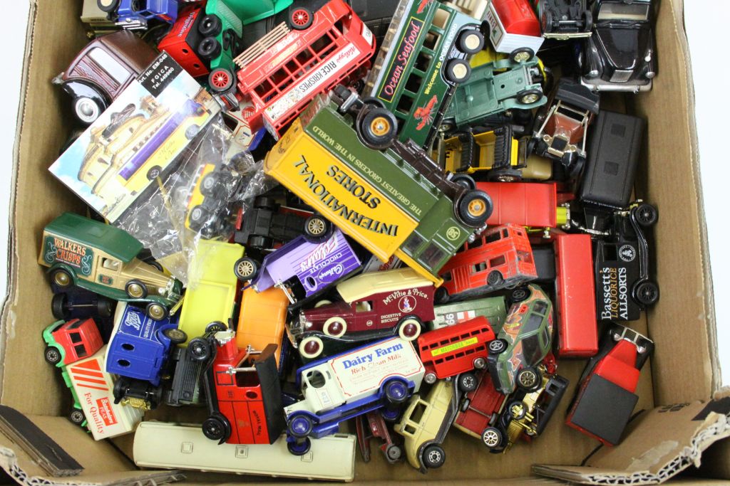 Collection of unboxed diecast models vehicles to include Corgi. Matchbox, Kenworth etc - Image 4 of 4