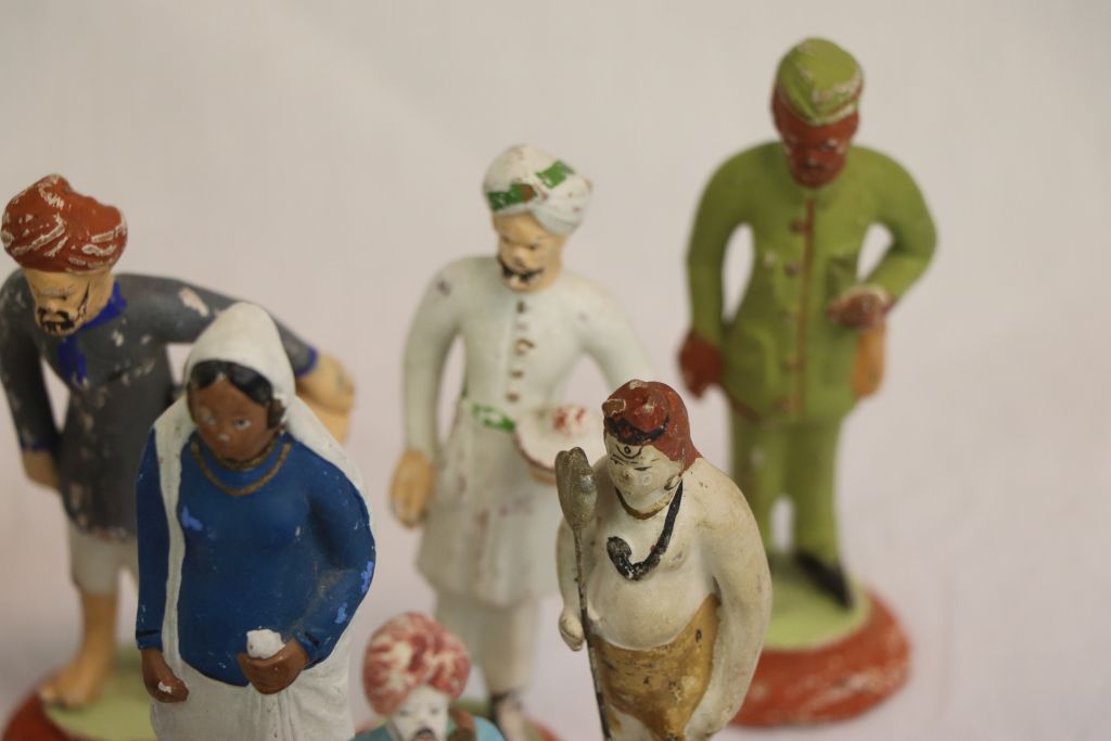 Collection of vintage Painted Indian Plaster figures, all different to include Military style - Image 2 of 8