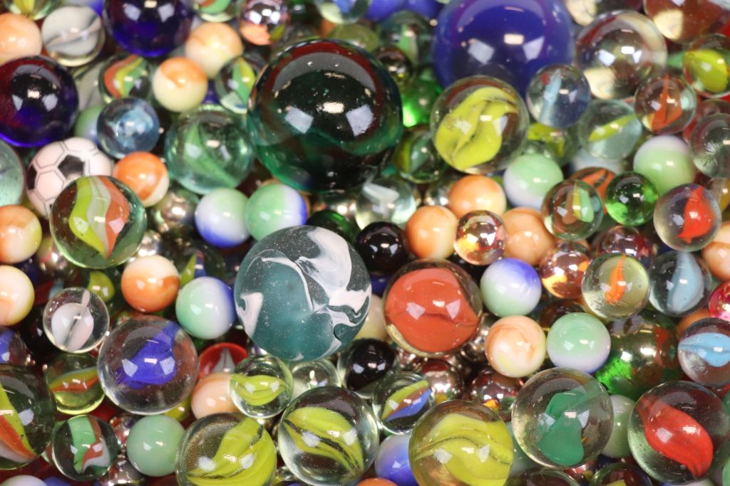 Large box of mixed Glass Marbles in various sizes - Image 6 of 6