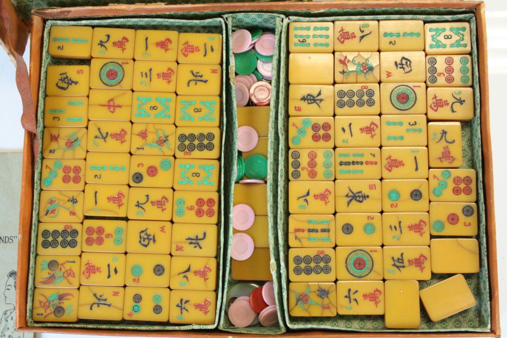 Vintage cased Mah Jong game with early plastic pieces plus instructions, case approx 32 x 23 x 4. - Image 2 of 4