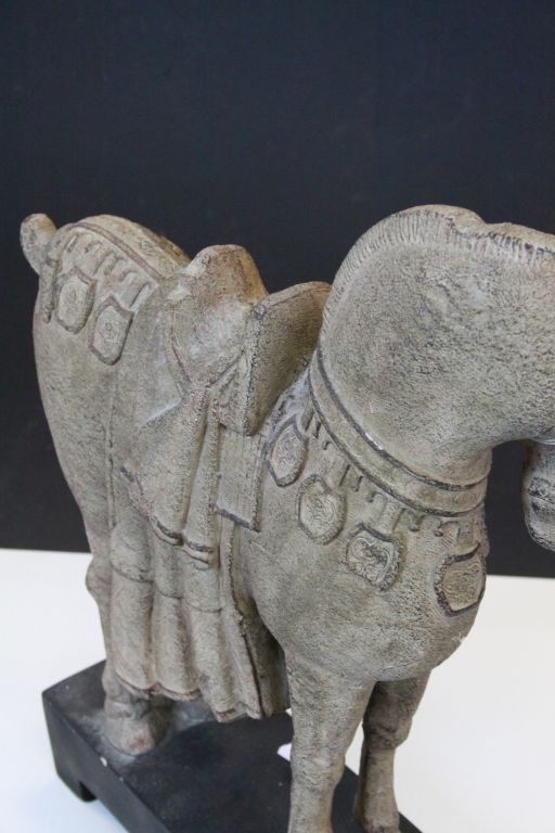 Terracotta model of an Oriental style Horse on painted base, measures approx 50 x 44 x 11.5cm at the - Image 3 of 4