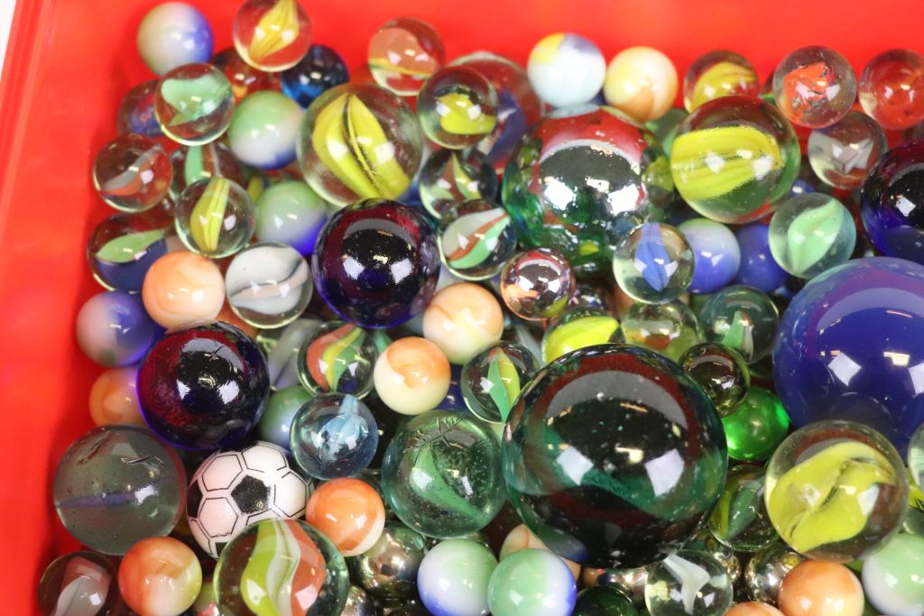 Large box of mixed Glass Marbles in various sizes - Image 2 of 6