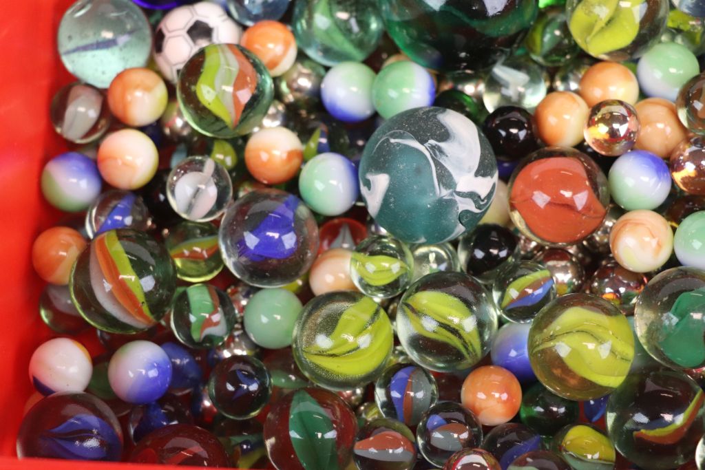 Large box of mixed Glass Marbles in various sizes - Image 5 of 6