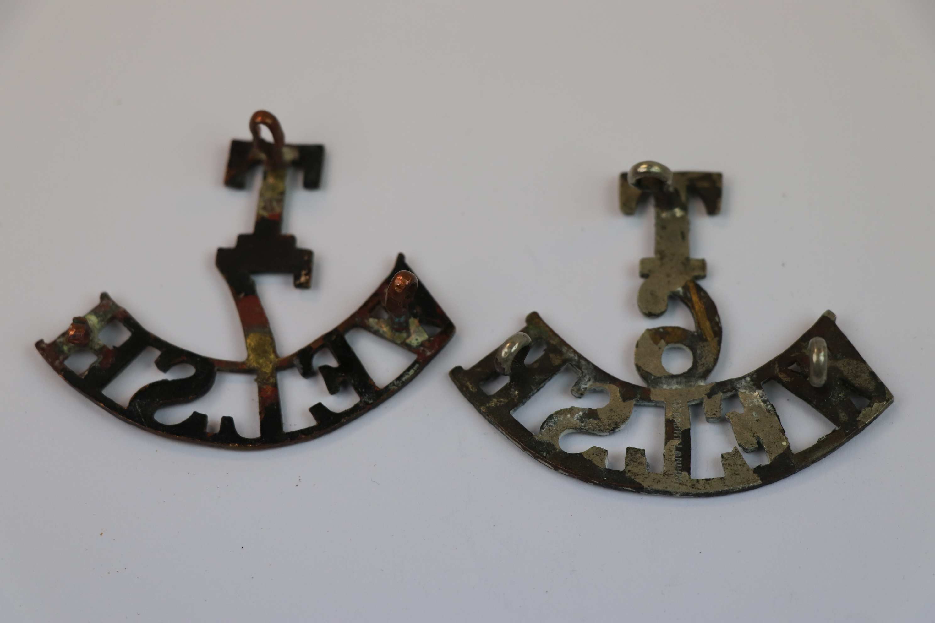 Two Shoulder Title Badges To The 6th And 7th Welsh Territorial Regiment. - Image 4 of 6