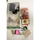Shoe box of mixed vintage & other Costume jewellery to include necklaces, brooches, earrings etc